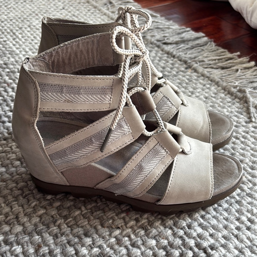 Sorel Lace-Up Gladiator Wedge Sandals Taupe Nubuck Size 9.5